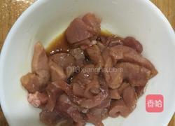 菠菜肉片豆腐泡汤的做法图解1