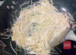 炝炒绿豆芽的做法图解4