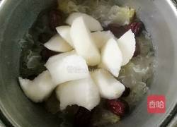 红枣银耳雪梨汤的做法图解6