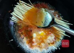 西红柿鸡蛋挂面汤的做法图解3