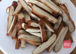 家常芹菜炒香干的做法图解1