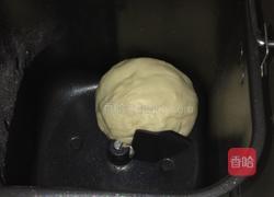 披萨饼皮的做法图解2