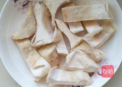榴莲壳炖土鸡的做法图解3