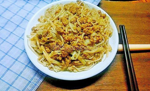 肉末炒金针菇