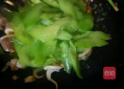苦瓜炒鱿鱼的做法图解6