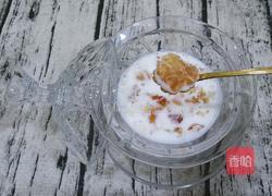 桃胶炖牛奶的做法图解5