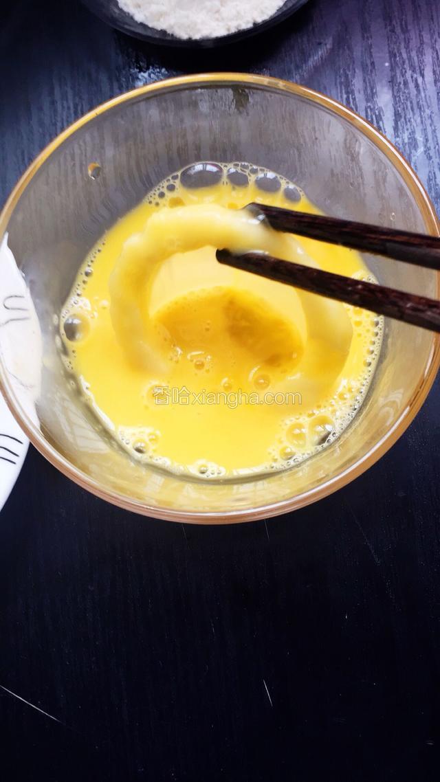 苹果先裹鸡蛋液