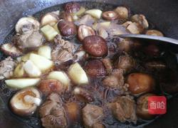 香菇土豆烧鸭腿的做法图解9