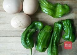 草鸡蛋青椒丝的做法图解1
