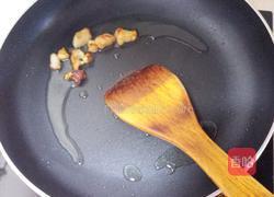 蒜薹肉丁的做法图解2