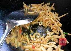 儿童版鱿鱼丝炒肉的做法图解6