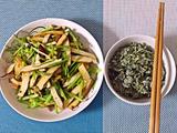 麦芹豆干+芹叶麦饭（适合孕妈）的做法[图]