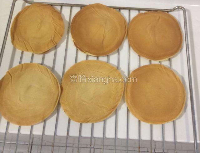 放在网架上去除水汽