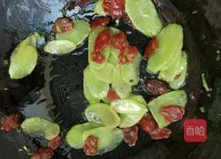 腊肠莴笋的做法图解4