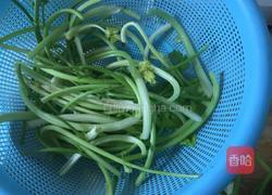 芹菜猪肉煎饺的做法图解1