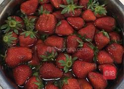 草莓果酱的做法图解2