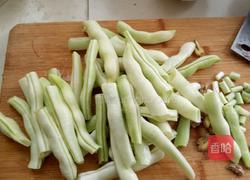 粽香扁豆焖面的做法图解2