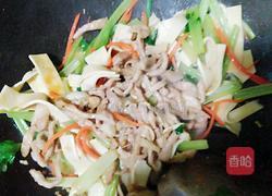 千张炒肉丝的做法图解7