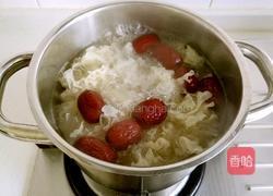 红枣银耳百合汤的做法图解5