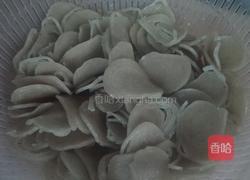 浓香茄汁儿鱼面的做法图解1