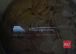 浓香茄汁儿鱼面的做法图解2