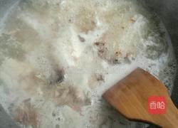 鱼骨豆腐汤的做法图解3