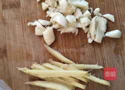 木耳青椒肉丝的做法图解2