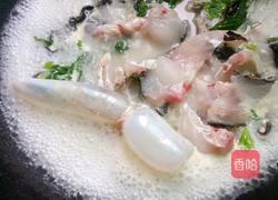 香芹木耳鱼头汤的做法图解8