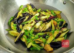 油渣炒茄子的做法图解9