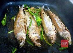 香煎翘嘴白的做法图解2