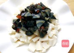凉拌皮蛋豆腐的做法图解3