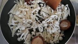 蛤蜊菌菇汤的做法图解12