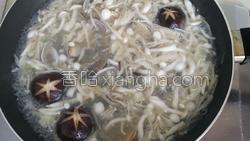 蛤蜊菌菇汤的做法图解16