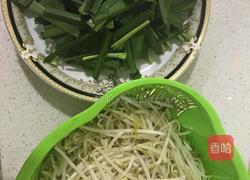 豆芽炒韭菜的做法图解1