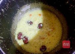 红枣枸杞小米粥的做法图解8