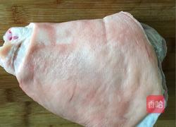 秘制东坡肘子(香辣风味)的做法图解1
