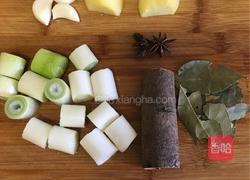 秘制东坡肘子(香辣风味)的做法图解3