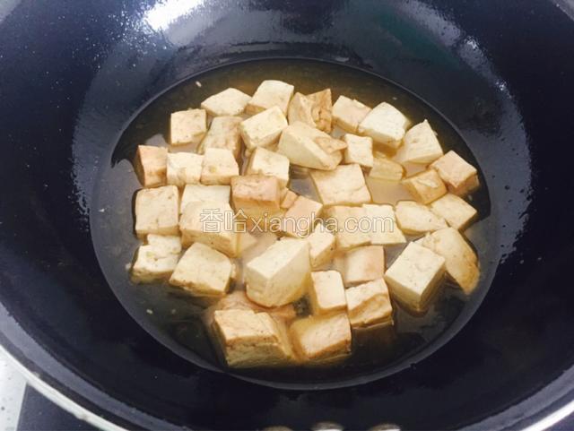 添水不用没过豆腐。