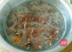 排骨炖鸡的做法图解2