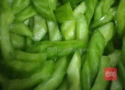 排骨苦瓜汤的做法图解1