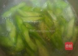 排骨苦瓜汤的做法图解3