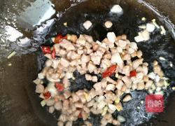 空心菜梗炒肉丁的做法图解4