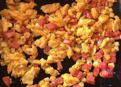 火腿玉米粒炒鸡蛋的做法图解9