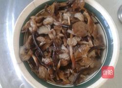 鸡腿炖蘑菇的做法图解2
