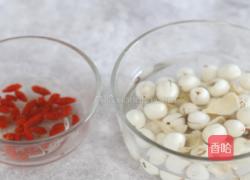 冰糖银耳莲子羹的做法图解4