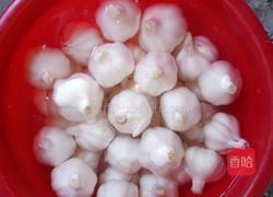 糖醋蒜头的做法图解1