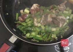 蒜苔肉片的做法图解9