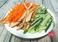 凉拌黄瓜豆干的做法图解2