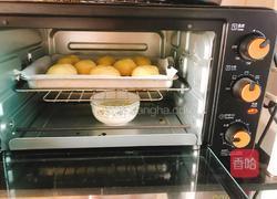 松软香葱肉松面包的做法图解7