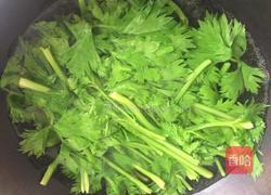 芹菜炒肉丝的做法图解2